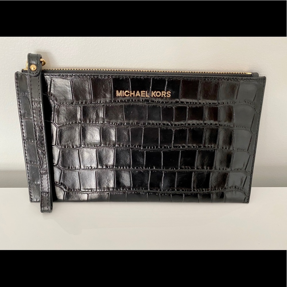 **SOLD**Michael Kors Bag (Wristlet)